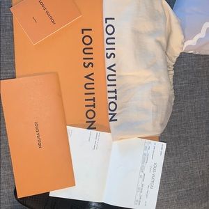 USED LOUIS VUITTON BLACK DRESS SHOES